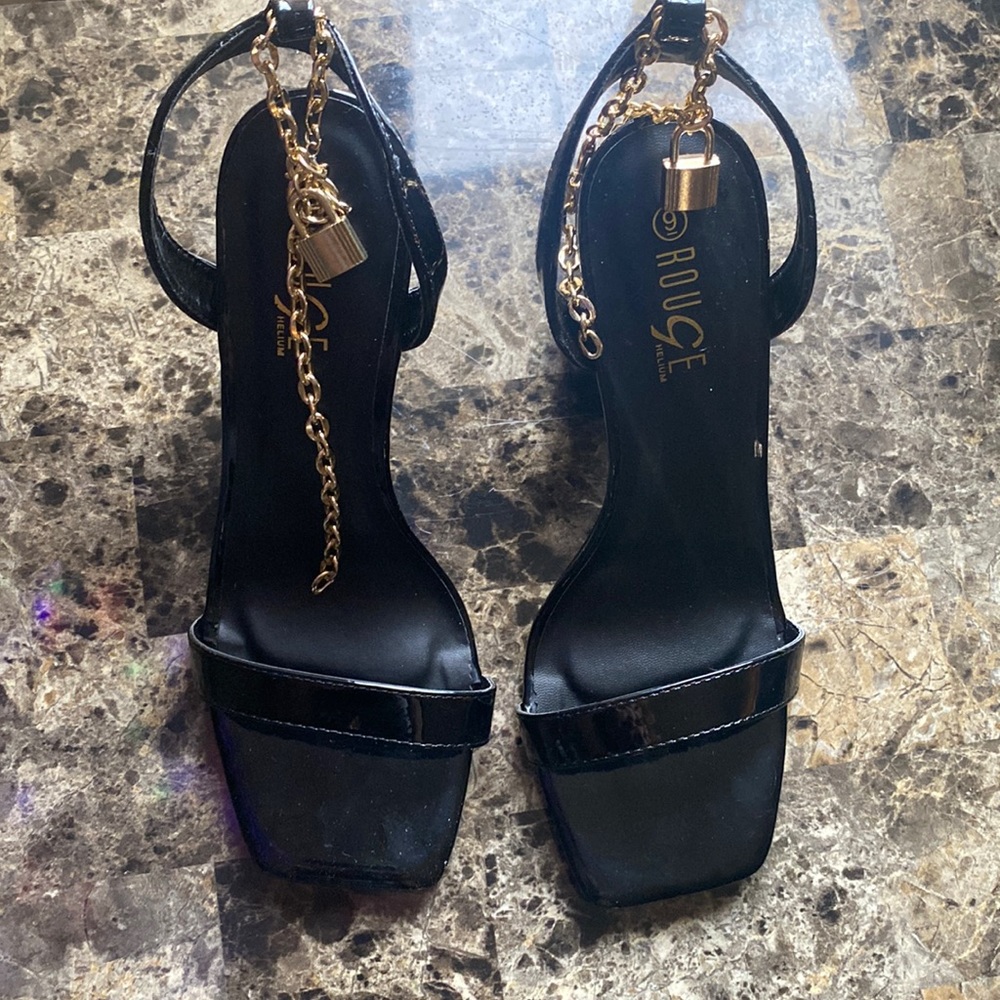 Rouge helium size 9 heels